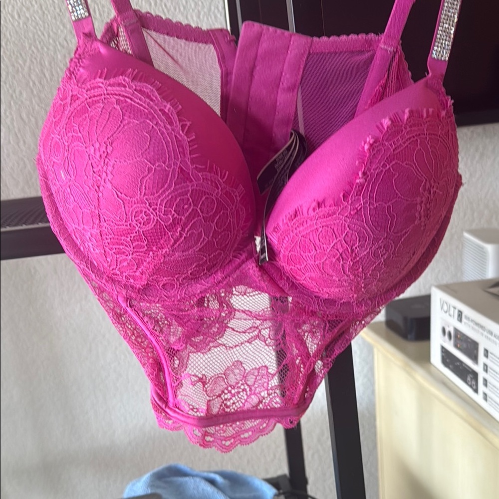 Elegant Pink Lace Bustier